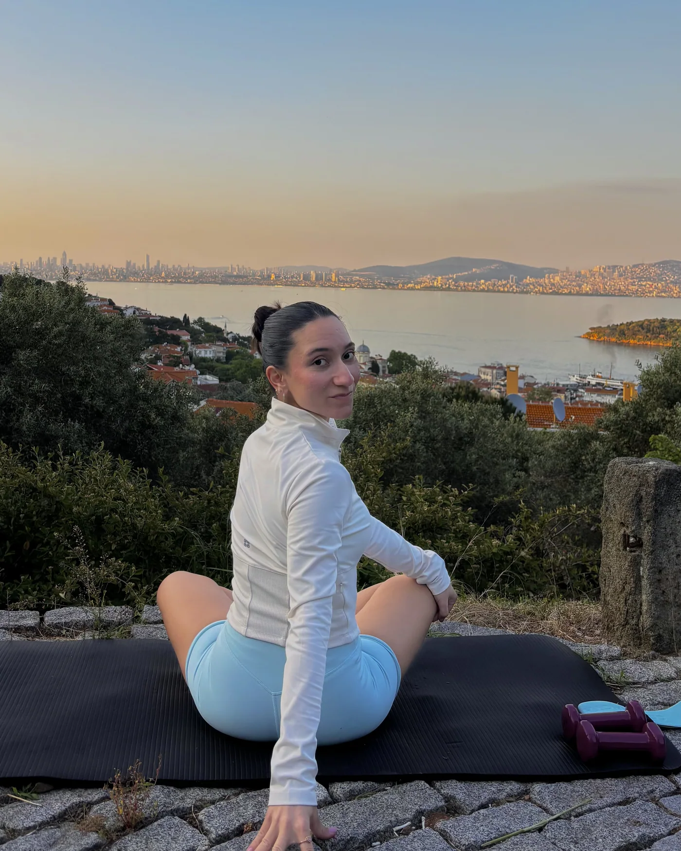 Pilates eğitmeni İlayda Ece